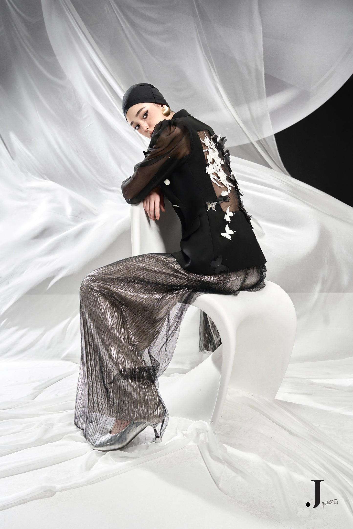 Yin-yang B Vest x Double Xepi Silver Pants