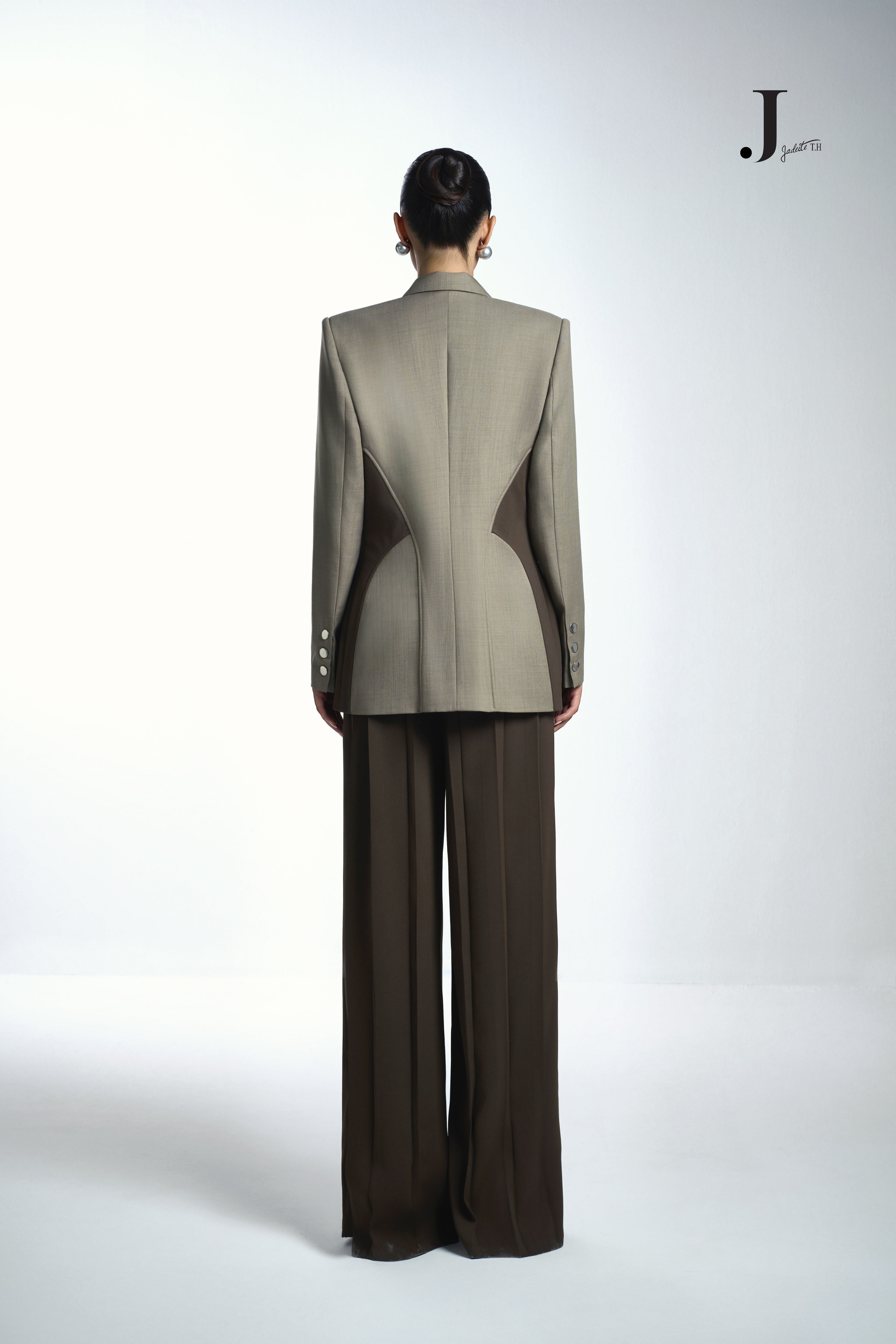Slim Ash grey Vest & Vie Light G Pants