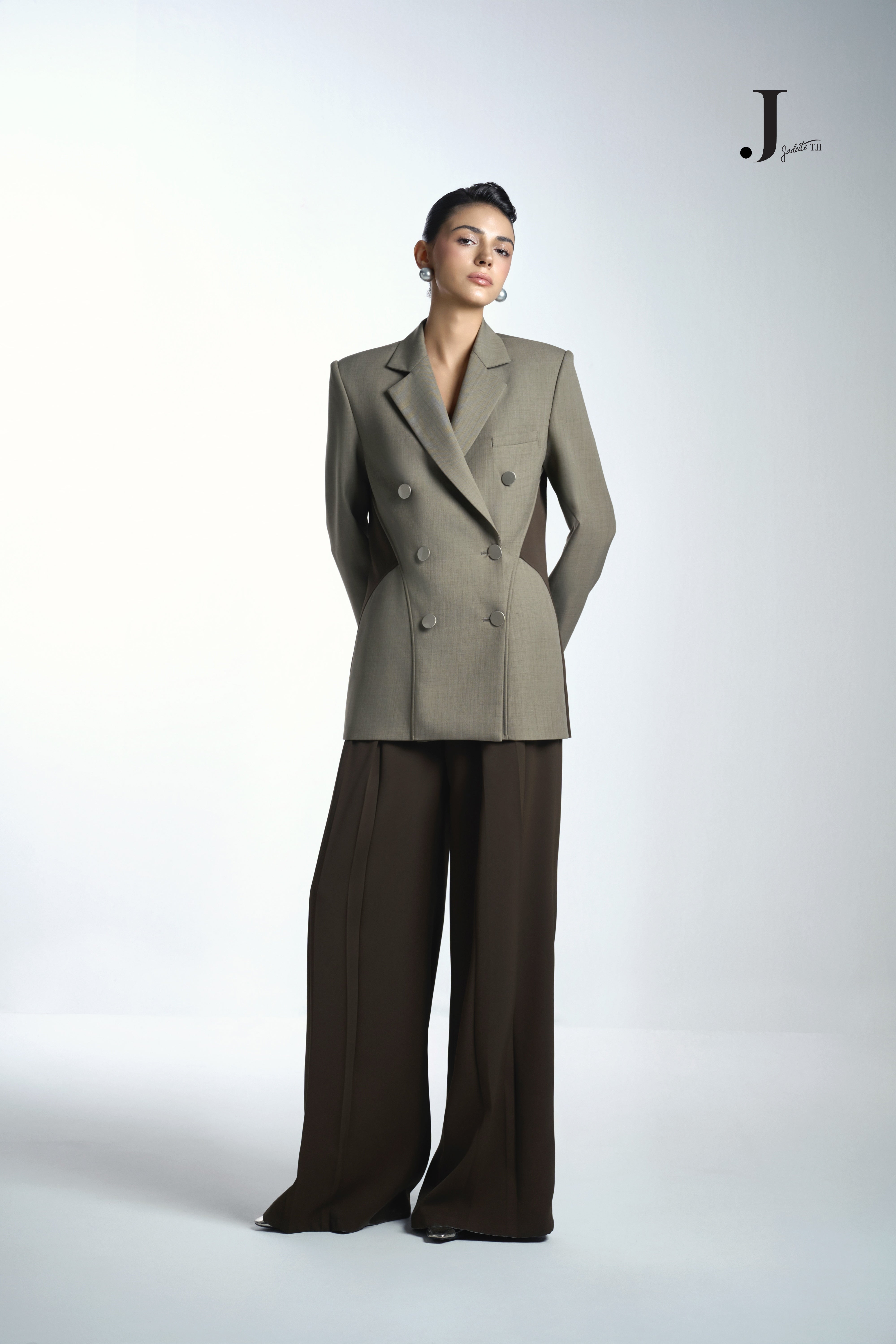 Slim Ash grey Vest & Vie Light G Pants