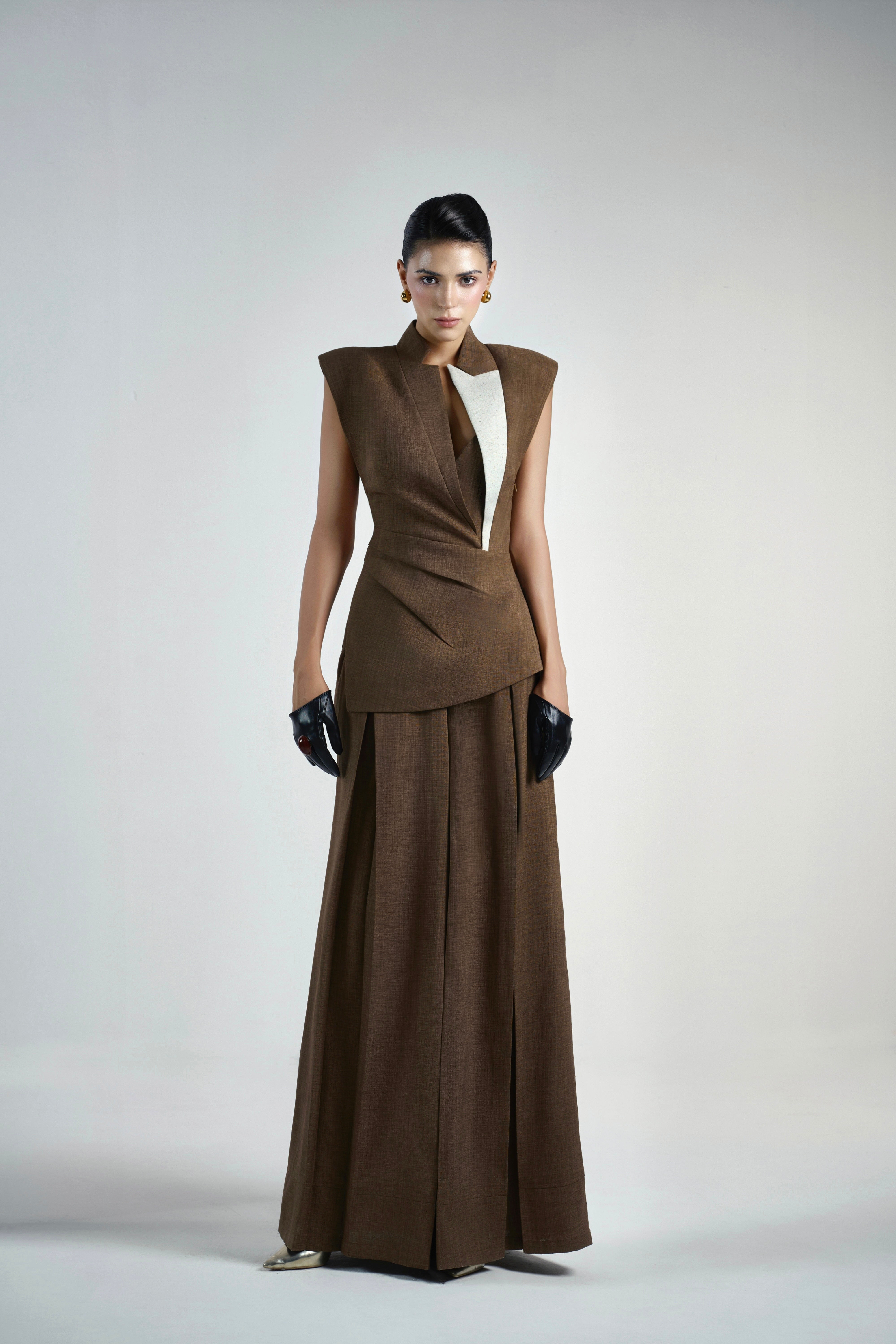 Earth Gilet Top & Van Earth Brown Pants